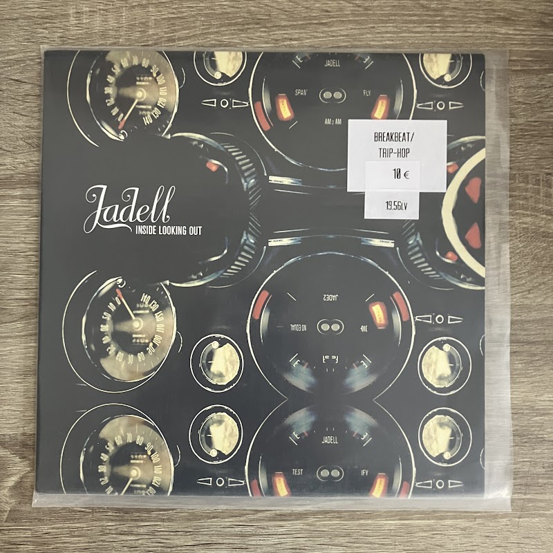 Jadell – Inside Looking Out
