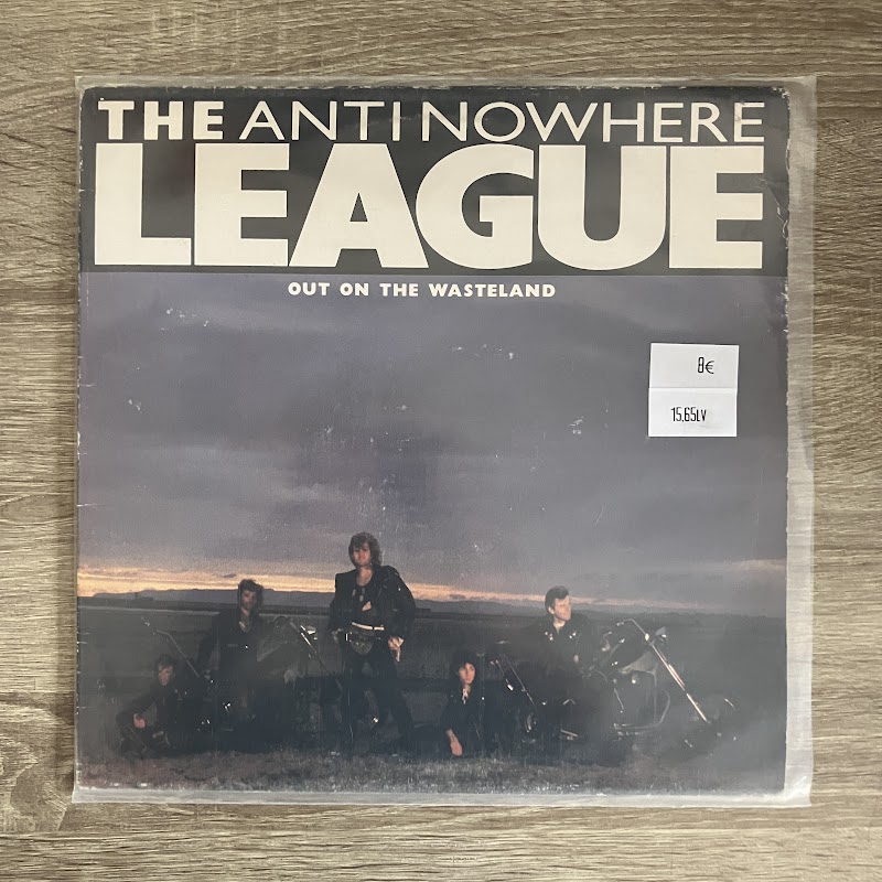 The Anti Nowhere League – Out On The Wasteland