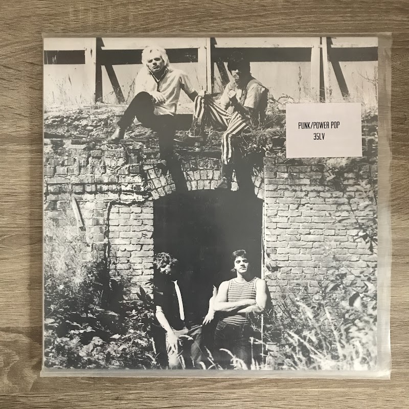 Shatterbox – Strung Out On The Line