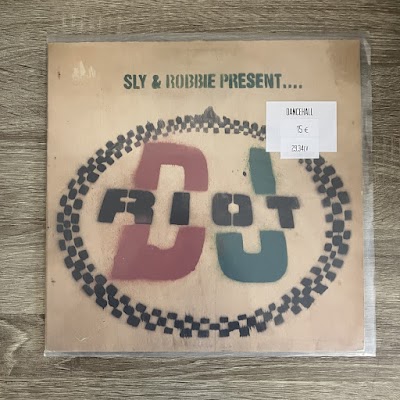 Sly & Robbie – Present DJ Riot