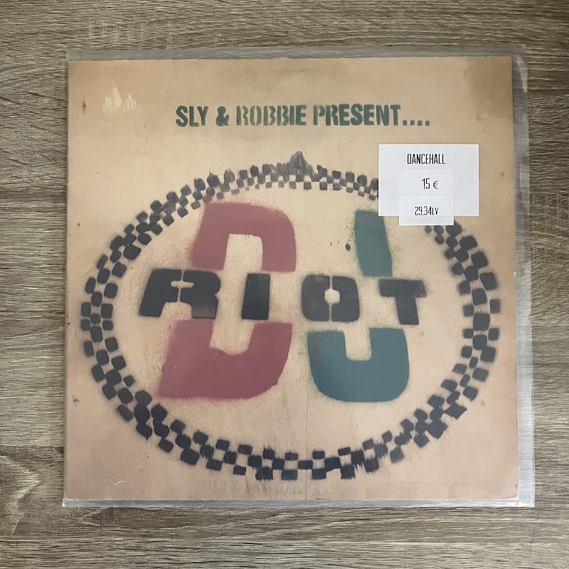 Sly & Robbie – Present DJ Riot