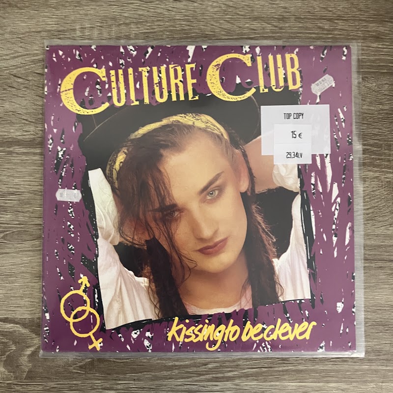 Culture Club – Kissing To Be Clever